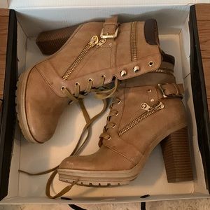 Size 7 Womens Guess heeled boots